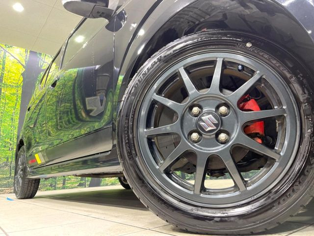 �y����15�C���`�A���~�z�C�[���z�O�ςɃ}�b�`���������A���~�z�C�[���𑕒����Ă���܂��B�e��ЊO�A���~�z�C�[����A�X�^�b�h���X�^�C�����戵�����Ă���܂��B���񂲑��k����������