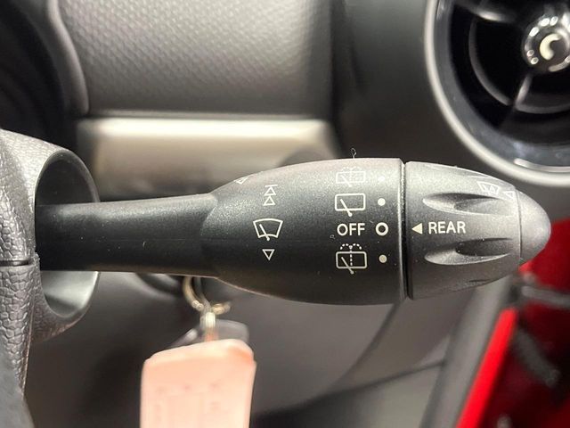 �����C���Z���T�[:�J�ʂɍ��킹�āA���C�p�[�̉����x���������䂵�Ă���܂��B