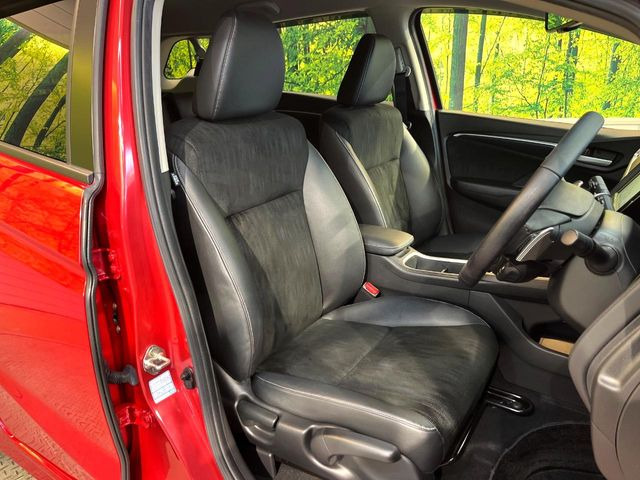 �y�n�[�t���U�[�V�[�g�z�������ƍ���S�n�𗼗������l�C�̃V�[�g���w�ʁE���ʂ̃t�@�u���b�N�f�ނ́A�ʋC���̗ǂ��⊊��ɂ����ɗD��Ă��܂��B�C���╞���ɍ��E���ꂸ���K�ɂ���肢�������܂��B