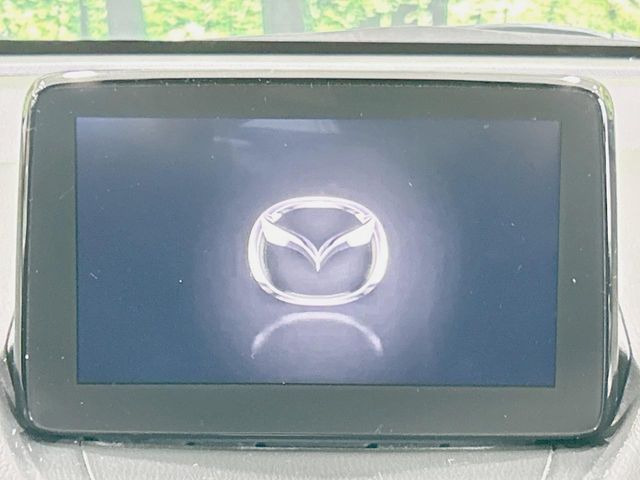 �y�}�c�_�R�l�N�g�i�r�z�ԓ��̕��͋C�Ƀ}�b�`������̌^�^�C�v�̃i�r�B�e����q�ݒ��Bluetooth�Đ����A�l�X�ȋ@�\���y���߂܂��B�����I�ȃ_�C�������삪�\�ŁA�g��������ǍD�ł��B