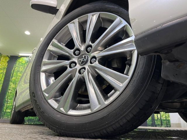 �y����18�C���`�A���~�z�C�[���z�O�ςɃ}�b�`���������A���~�z�C�[���𑕒����Ă���܂��B�e��ЊO�A���~�z�C�[����A�X�^�b�h���X�^�C�����戵�����Ă���܂��B���񂲑��k����������