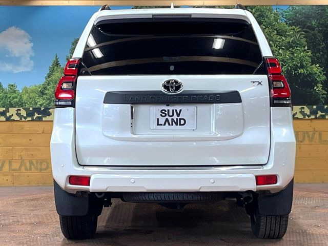 安心の最長10年・走行無制限保証(有償)をご用意。保証内容も充実はもちろん、無料点検&オイル交換や、年中無休の全国・24時間ロードサービスも付帯されておりますのでご安心下さい。