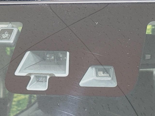 �y�G�}�[�W�F���V�[�u���[�L�z���s���ɑO���̎ԗ�����F�����A�Փ˂������Ȏ��͌x��ƃu���[�L�ŏՓˉ���Ɣ�Q�y�����A�V�X�g�B�����S�Ƀh���C�u�����y���݂��������܂��B