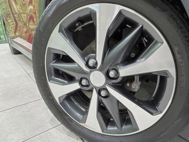 �y�����C���`�A���~�z�C�[���z�O�ςɃ}�b�`���������A���~�z�C�[���𑕒����Ă���܂��B�e��ЊO�A���~�z�C�[����A�X�^�b�h���X�^�C�����戵�����Ă���܂��B���񂲑��k����������