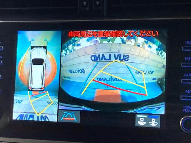 【マルチテレインモニター】車のフロントやサイドのカメラ画像を同時にモニター表示することで、悪路や狭い道を走行時でも周囲の状況確認ができ安心!本格SUVにうれしい装備です♪