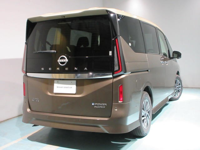 セレナ1.4 e-4ORCE ハイウェイスターV 4WD