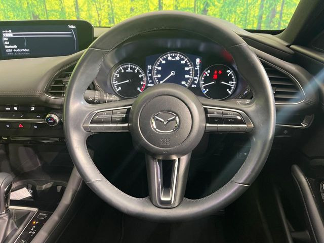 �y�����v�����X�e�A�����O�z�㎿�Ȋv���g�p���邱�ƂŁA��ɂ����������݂ƂĂ��^�]���₷���n���h���ł���