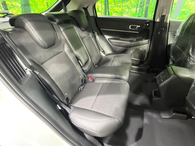 ���i���ȃI���W�i���t���A�}�b�g���I�v�V�����ɂĂ��p�ӂ��Ă���܂��B���D���ȃf�U�C����J���[�����Ԃɍ��킹�đI��ł����������Ƃ��ł��܂���