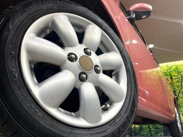 �y�����A���~�z�C�[���z�O�ςɃ}�b�`���������A���~�z�C�[���𑕒����Ă���܂��B�e��ЊO�A���~�z�C�[����A�X�^�b�h���X�^�C�����戵�����Ă���܂��B���񂲑��k����������