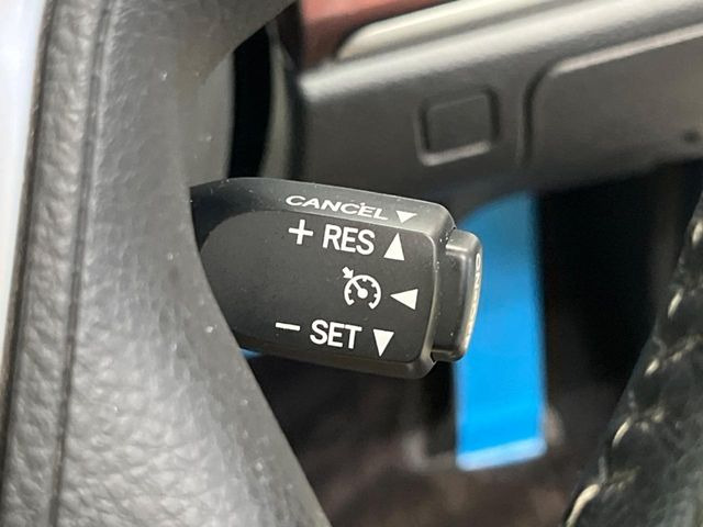 �y�N���[�Y�R���g���[���z�������H�����N���N���s�B�A�N�Z���𗣂��Ă���葬�x�ő��s���ł��A�������^�]���̕��S���y��!�����E�������ȒP�ȃX�C�b�`����Œ����ł��܂��B