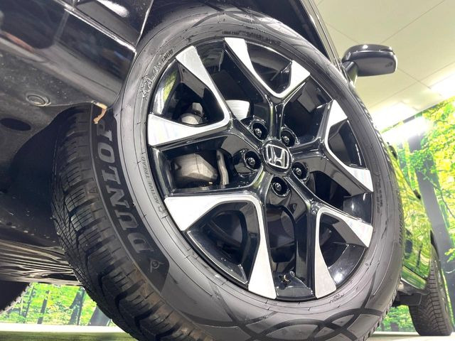 �y����18�C���`�A���~�z�C�[���z�O�ςɃ}�b�`���������A���~�z�C�[���𑕒����Ă���܂��B�e��ЊO�A���~�z�C�[����A�X�^�b�h���X�^�C�����戵�����Ă���܂��B���񂲑��k����������