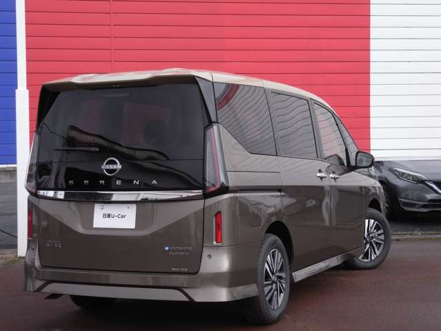 セレナ1.4 e-4ORCE ハイウェイスターV 4WD