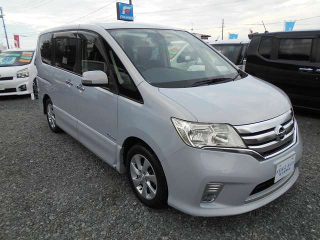 セレナ2.0 ハイウェイスター S-HYBRID