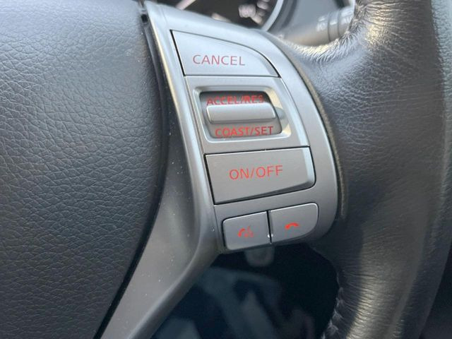 �y�N���[�Y�R���g���[���z�������H�����N���N���s�B�A�N�Z���𗣂��Ă���葬�x�ő��s���ł��A�������^�]���̕��S���y��!�����E�������ȒP�ȃX�C�b�`����Œ����ł��܂��B