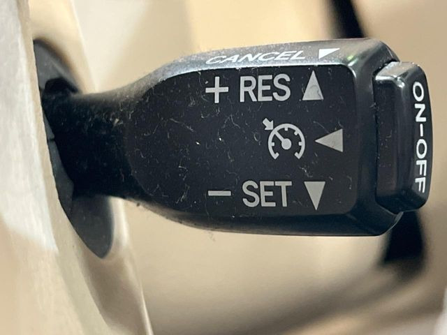 �y�N���[�Y�R���g���[���z�������H�����N���N���s�B�A�N�Z���𗣂��Ă���葬�x�ő��s���ł��A�������^�]���̕��S���y��!�����E�������ȒP�ȃX�C�b�`����Œ����ł��܂��B