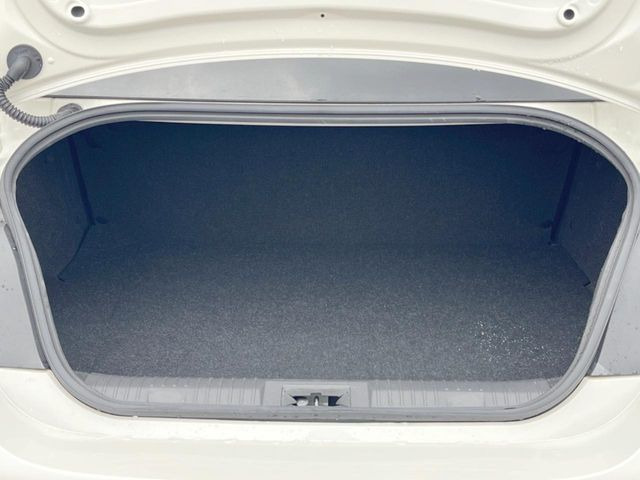 ���i�̂���������ʋ΁A���}���ɏ\���ȉ׎��X�y�[�X���m�ۂ��Ă���܂��B