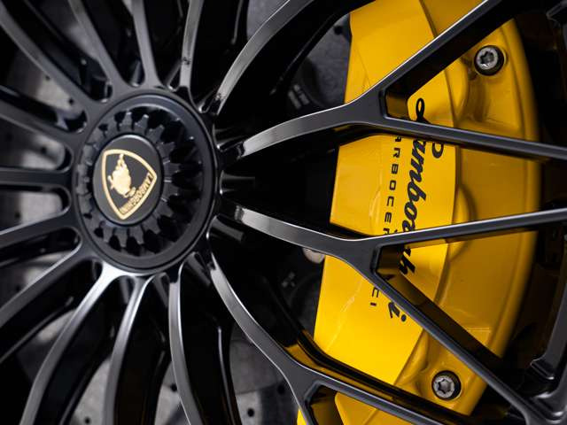 アヴェンタドールS 4WD