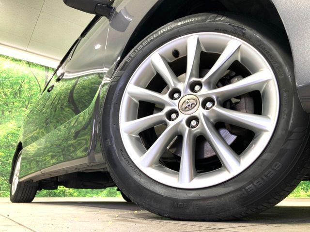 �y����17�C���`�A���~�z�C�[���z�O�ςɃ}�b�`���������A���~�z�C�[���𑕒����Ă���܂��B�e��ЊO�A���~�z�C�[����A�X�^�b�h���X�^�C�����戵�����Ă���܂��B���񂲑��k����������