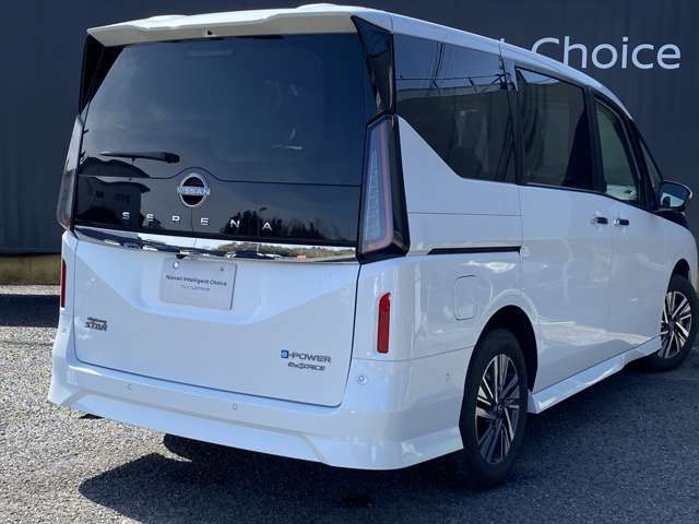 セレナ1.4 e-4ORCE ハイウェイスターV 4WD