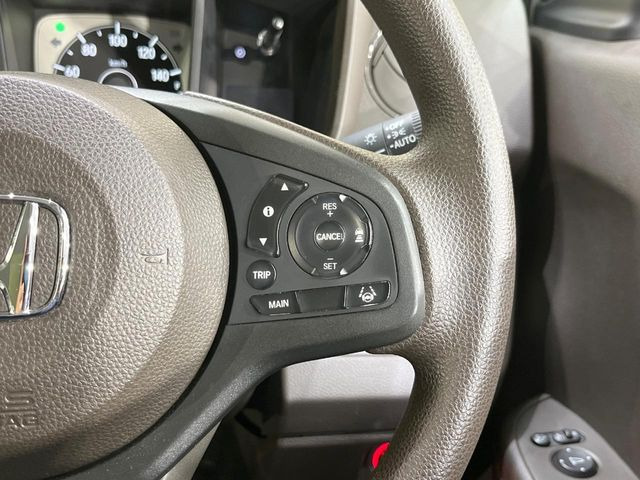 �y�N���[�Y�R���g���[���z�������H�����N���N���s�B�A�N�Z���𗣂��Ă���葬�x�ő��s���ł��A�������^�]���̕��S���y��!�����E�������ȒP�ȃX�C�b�`����Œ����ł��܂��B