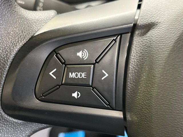 �y�X�e�A�����O�X�C�b�`�z�^�]���A�O������ڐ������炷���ƂȂ��A�I�[�f�B�I���̑��삪�\�ȕ֗��@�\!���S&���K�ȃh���C�u�����o���Ă���܂���