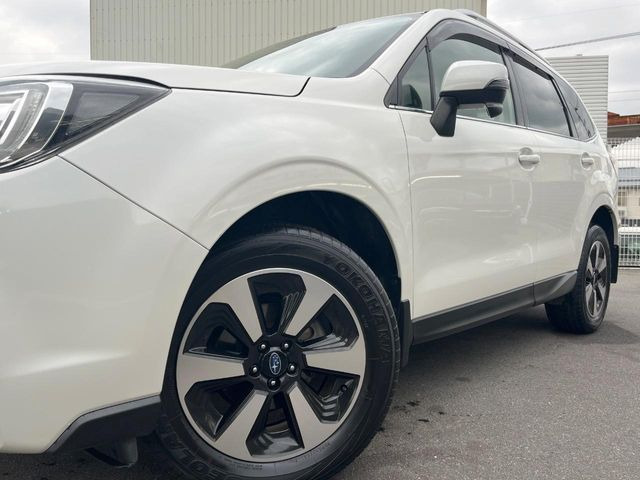 �y����17�C���`�A���~�z�C�[���z�O�ςɃ}�b�`���������A���~�z�C�[���𑕒����Ă���܂��B�e��ЊO�A���~�z�C�[����A�X�^�b�h���X�^�C�����戵�����Ă���܂��B���񂲑��k����������