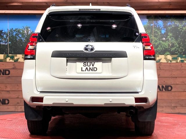 安心の最長10年・走行無制限保証(有償)をご用意。保証内容も充実はもちろん、無料点検&オイル交換や、年中無休の全国・24時間ロードサービスも付帯されておりますのでご安心下さい。