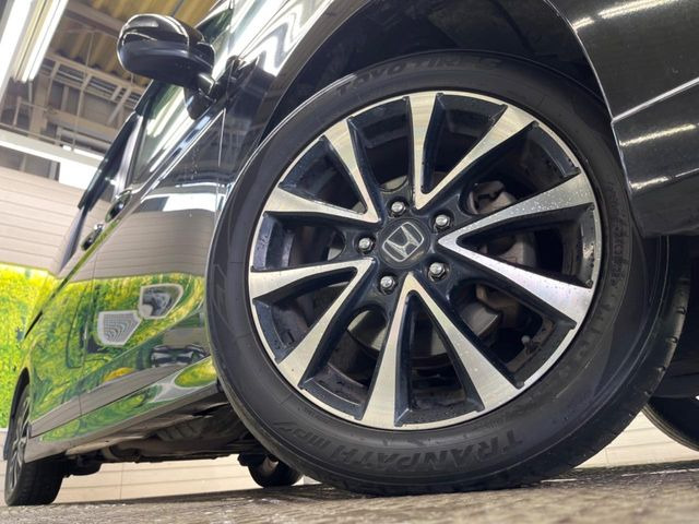 �y����17�C���`�A���~�z�C�[���z�O�ςɃ}�b�`���������A���~�z�C�[���𑕒����Ă���܂��B�e��ЊO�A���~�z�C�[����A�X�^�b�h���X�^�C�����戵�����Ă���܂��B���񂲑��k����������