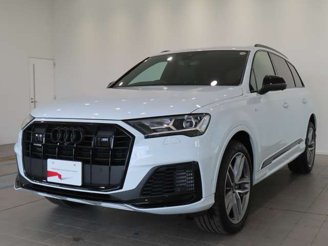 Q755 TFSI クワトロ Sライン 4WD