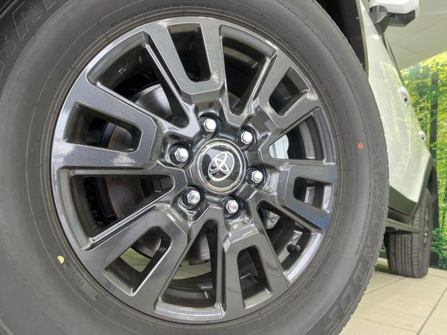 �y����18�C���`�A���~�z�C�[���z�O�ςɃ}�b�`���������A���~�z�C�[���𑕒����Ă���܂��B�e��ЊO�A���~�z�C�[����A�X�^�b�h���X�^�C�����戵�����Ă���܂��B���񂲑��k����������