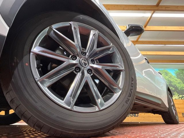 �y����17�C���`�A���~�z�C�[���z�O�ςɃ}�b�`���������A���~�z�C�[���𑕒����Ă���܂��B�e��ЊO�A���~�z�C�[����A�X�^�b�h���X�^�C�����戵�����Ă���܂��B���񂲑��k����������