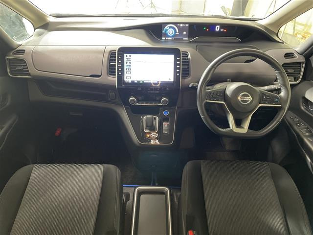 セレナ1.2 e-POWER ハイウェイスターV