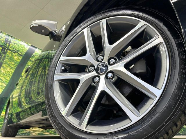 �y����17�C���`�A���~�z�C�[���z�O�ςɃ}�b�`���������A���~�z�C�[���𑕒����Ă���܂��B�e��ЊO�A���~�z�C�[����A�X�^�b�h���X�^�C�����戵�����Ă���܂��B���񂲑��k����������