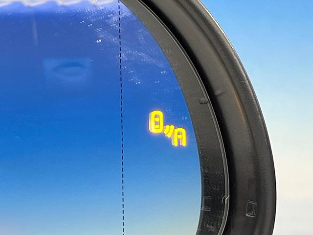 ���u���C���h�A�V�X�g�Z���T�[:���p����̎Ԃ����m���A�h���C�o�[���Ԑ��ύX���s���ۂɁA�x�����Ƌ��ɒ��ӂ𑣂��Ă������S�x���@�\�ł�!