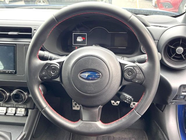 �y�����v�����X�e�A�����O�z�㎿�Ȋv���g�p���邱�ƂŁA��ɂ����������݂ƂĂ��^�]���₷���n���h���ł���