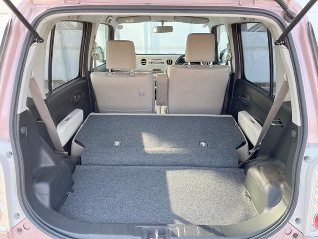 ���i�̂���������ʋ΁A���}���ɏ\���ȉ׎��X�y�[�X���m�ۂ��Ă���܂��B�Z�J���h�V�[�g��|���ƁA�傫�ȉו��̐ύڂ��\�ł���