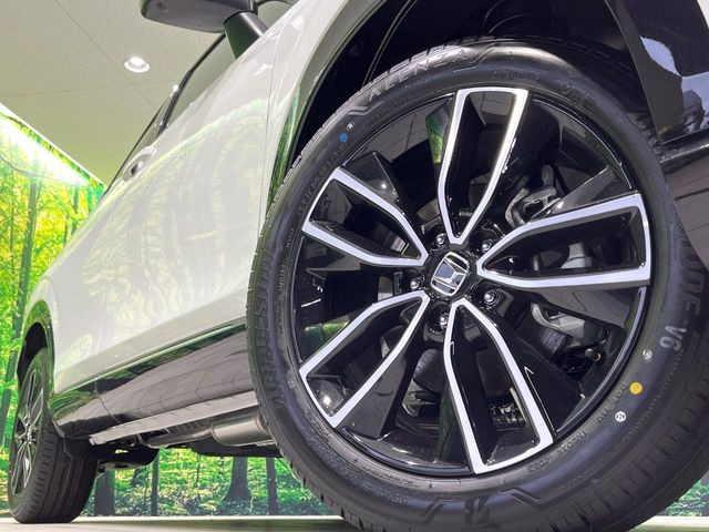 �y�O���[�h��p����18�C���`�A���~�z�C�[���z�f�U�C�����̍��������A���~�z�C�[���𑕒����Ă���܂��B�e��ЊO�A���~�z�C�[����A�X�^�b�h���X�^�C�����戵�����Ă���܂��B���񂲑��k����������