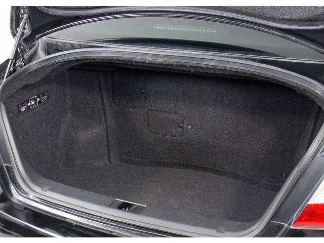 �g�����N�������Ǝv���Ă���܂���?���ۂ͑�e�ʃg�����N�ł�!���s���̒������h���C�u�����K�ł�!�܂��A�����t���X�y�[�X���������Ă���܂��̂ŁA��Ԃł��A�J�ł���̓������Ă�����育�������܂��B