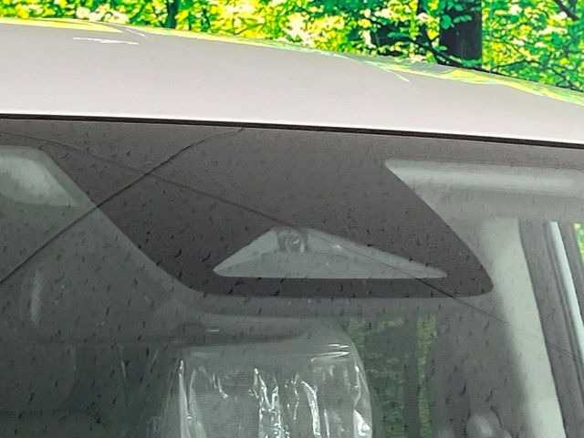 �y�z���_�Z���V���O�z���s���ɑO���̎ԗ�����F�����A�Փ˂������Ȏ��͌x��ƃu���[�L�ŏՓˉ���Ɣ�Q�y�����A�V�X�g�B�����S�Ƀh���C�u�����y���݂��������܂��B