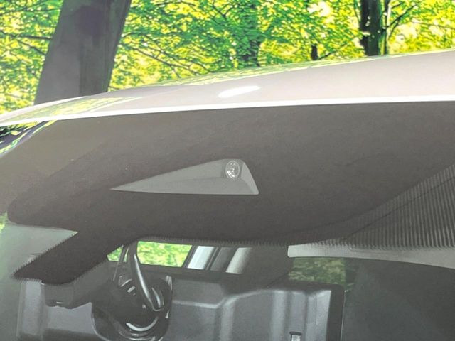 �y�C���e���W�F���g�G�}�[�W�F���V�[�u���[�L�z�t�����g�J�����őO���̎ԗ�����s�҂����m�B�Փ˂������Ȏ��͏Փ˔�Q�y���u���[�L���쓮�A�Փˉ�����T�|�[�g�B�����S�Ƀh���C�u�����y���݂��������܂��B