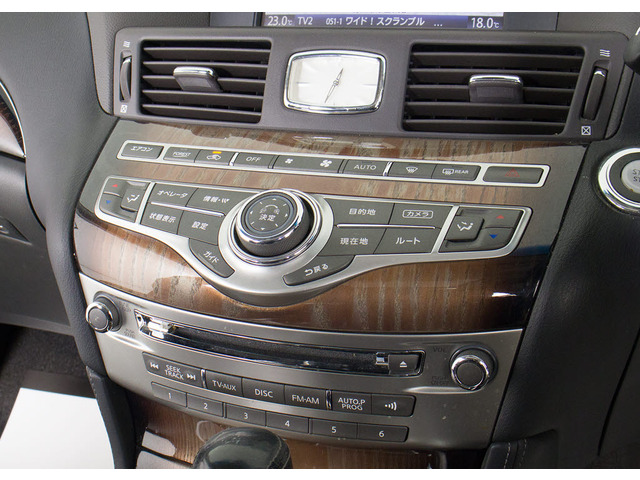 CD�͂������̎��ADVD�Đ����\�ł��B�t���Z�O�n�f�W�ɂ��Ή��������Bluetooth�ɂ��Ή����Ă���܂�