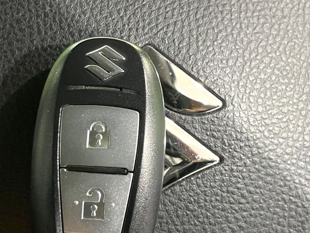 �y�L�[���X�X�^�[�g�V�X�e���z�J�o����|�P�b�g�ɓ��ꂽ�܂܂ł��h�A�̎{���E�������\�ȃX�}�[�g�L�[�𑕔��B�G���W���̃I���E�I�t�����J�M�����o���K�v����������Ƃ��Ă��֗��ł���