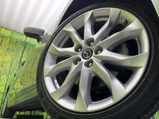 �y����18�C���`�A���~�z�C�[���z�O�ςɃ}�b�`���������A���~�z�C�[���𑕒����Ă���܂��B�e��ЊO�A���~�z�C�[����A�X�^�b�h���X�^�C�����戵�����Ă���܂��B���񂲑��k����������