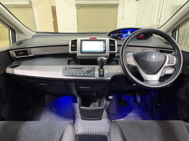 フリードハイブリッド1.5 ジャストセレクション