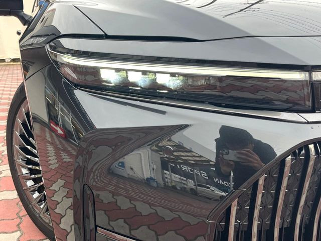 �yLED�w�b�h���C�g�z���V����ԑ��s�����ǍD�Ȏ��E���m�ۂ����S���ĉ^�]�ł��鍂�P�xLED�w�b�h���C�g�𑕔�!�_�����x�������A����d�͂��}�����Ă��܂��B