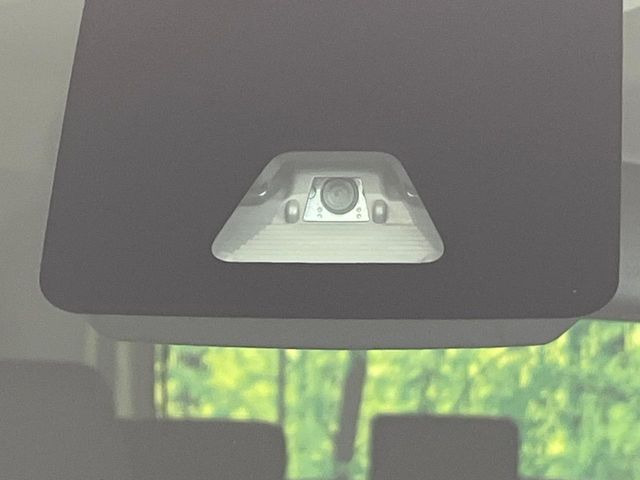 �y�X�}�[�g�A�V�X�g�z���s���ɑO���̎ԗ�����F�����A�Փ˂������Ȏ��͌x��ƃu���[�L�ŏՓˉ���Ɣ�Q�y�����A�V�X�g�B�����S�Ƀh���C�u�����y���݂��������܂��B