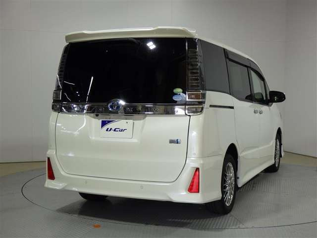 ヴォクシー1.8 ハイブリッド ZS 煌III