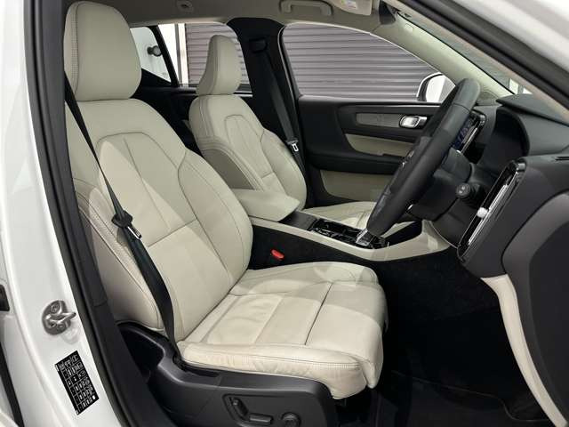 XC40アルティメット B4 AWD 4WD