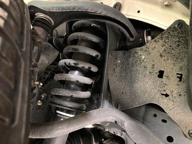 お車を安心してお乗りいただく為には、足回りの定期点検が欠かせません。サービスサポート(有償保証)では無料点検もご提供しており、安心のカーライフをお過ごしいただけるサポート体制が整っています。