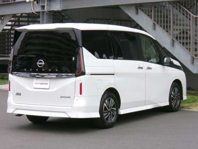 セレナ1.4 e-POWER ハイウェイスターV